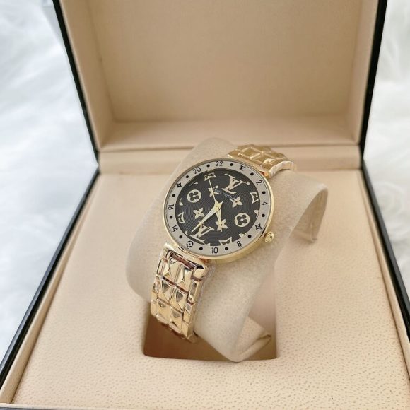 Louis Vuitton Stylish Watches For With Box-Ajmanshop
