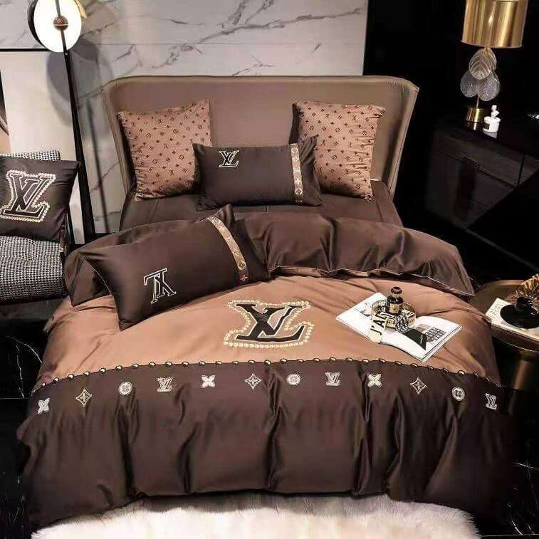 Louis Vuitton Bed Cover Set Cotton Material (A+ Master ) with Nice
