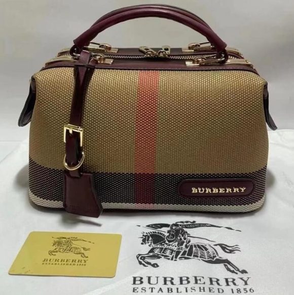 Burberry Women Clutch Handbag with Brand Logo in AjmanShop
