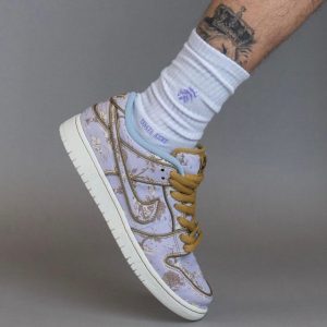 Nike SB Dunk Low Sneakers - AjmanShop