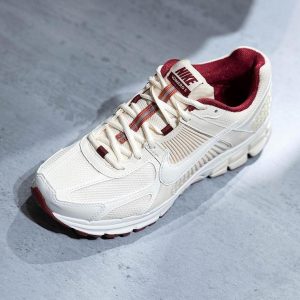 Nike Zoom Vomero 5 Sneakers - AjmanShop