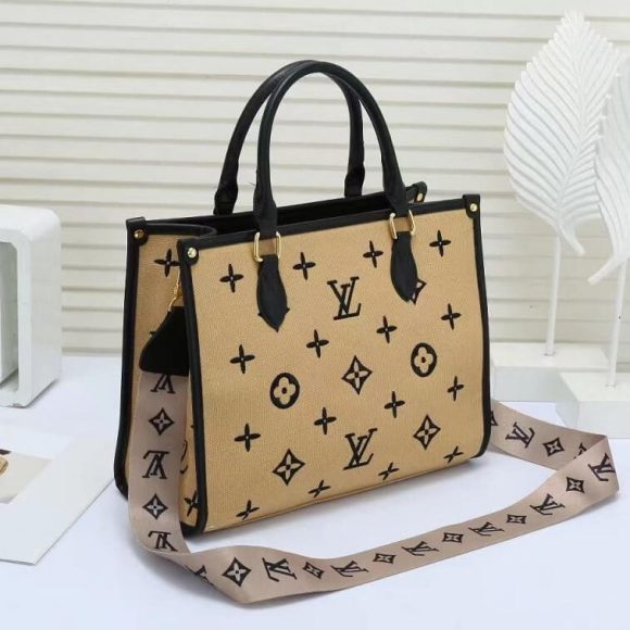 Stylish Tote Bag for Women in Logo Print in AjmanShop